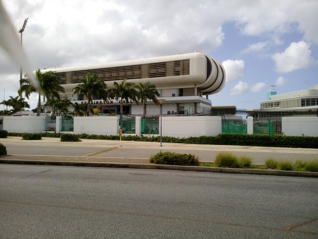 Spacious Colonial Bridgetown Exterior foto